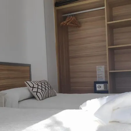 بيت للعطل Madinat Garnata, Parking & Rooftop Terrace